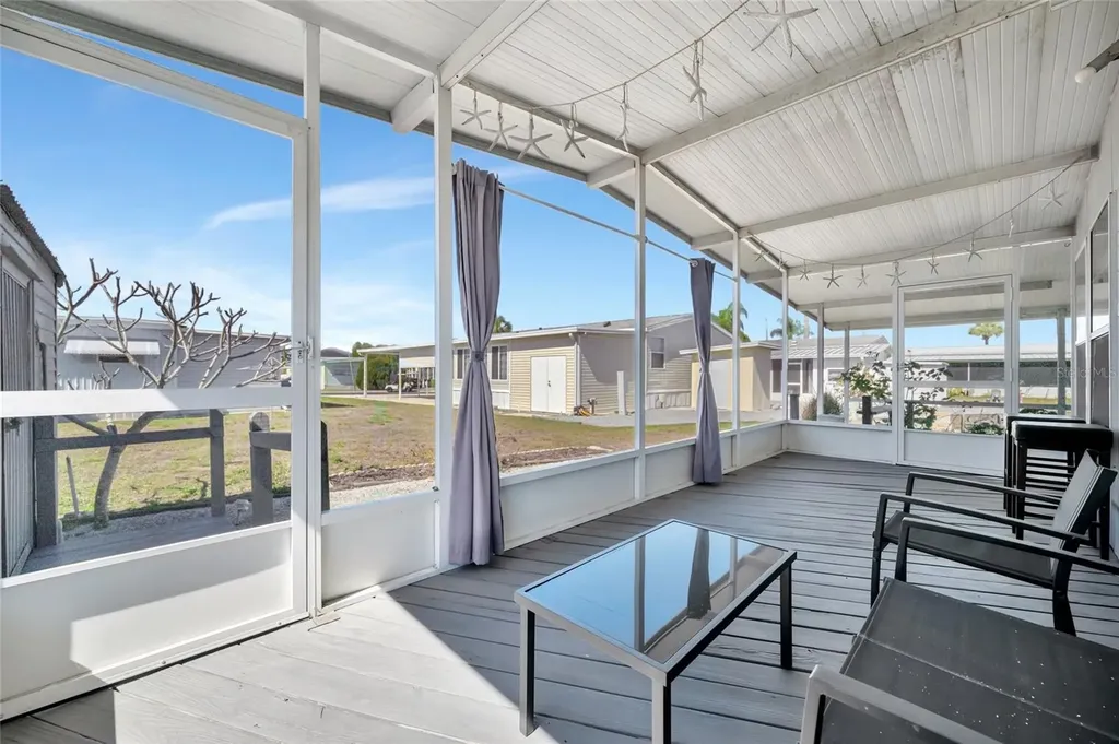 110 E Saint Lucia Loop Apollo Beach FL 33572