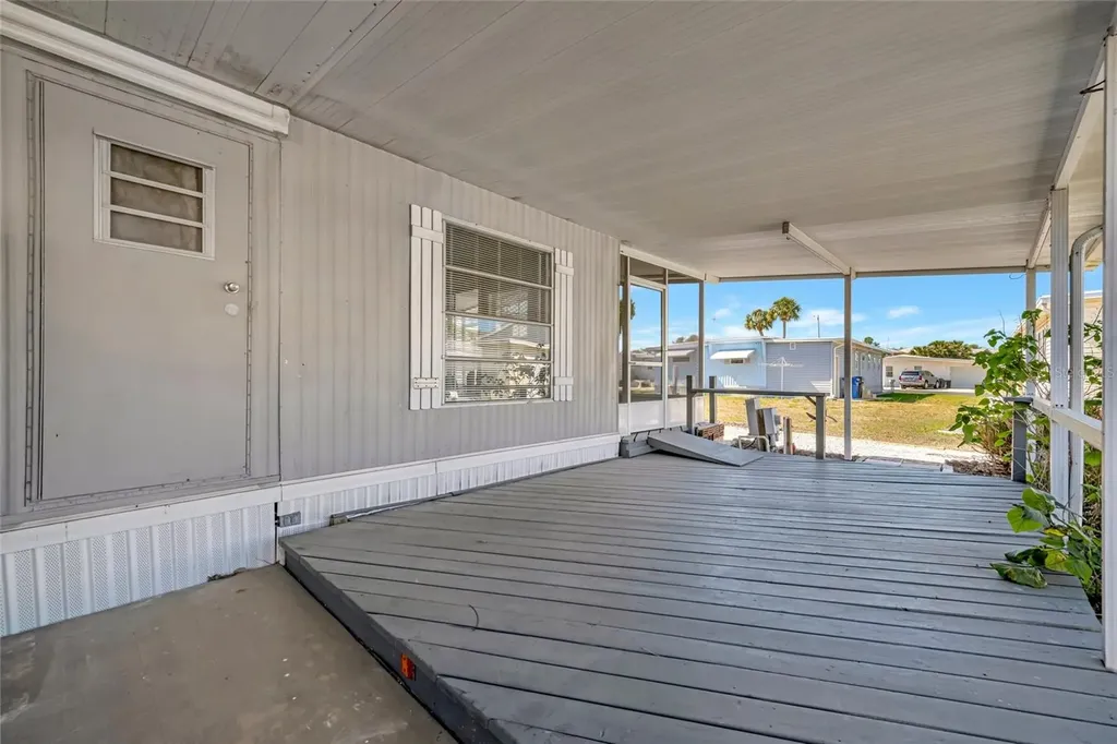 110 E Saint Lucia Loop Apollo Beach FL 33572