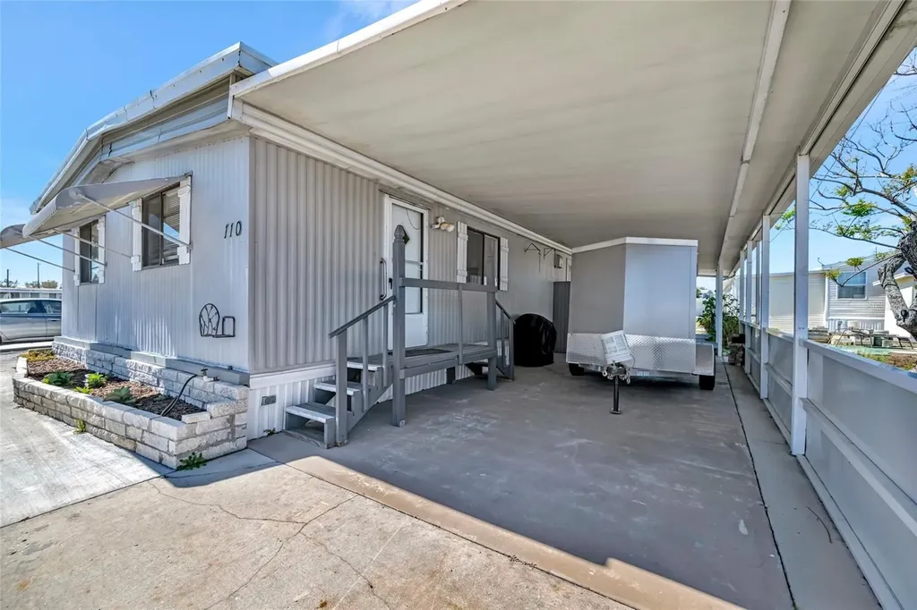 110 E Saint Lucia Loop Apollo Beach FL 33572