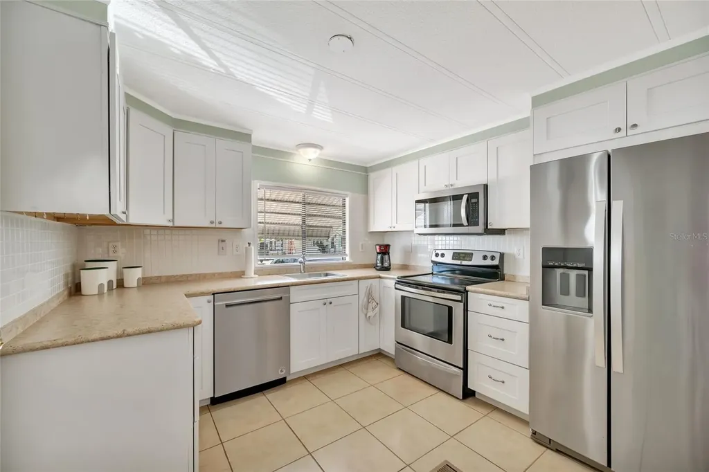 110 E Saint Lucia Loop Apollo Beach FL 33572