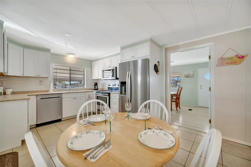110 E Saint Lucia Loop Apollo Beach FL 33572