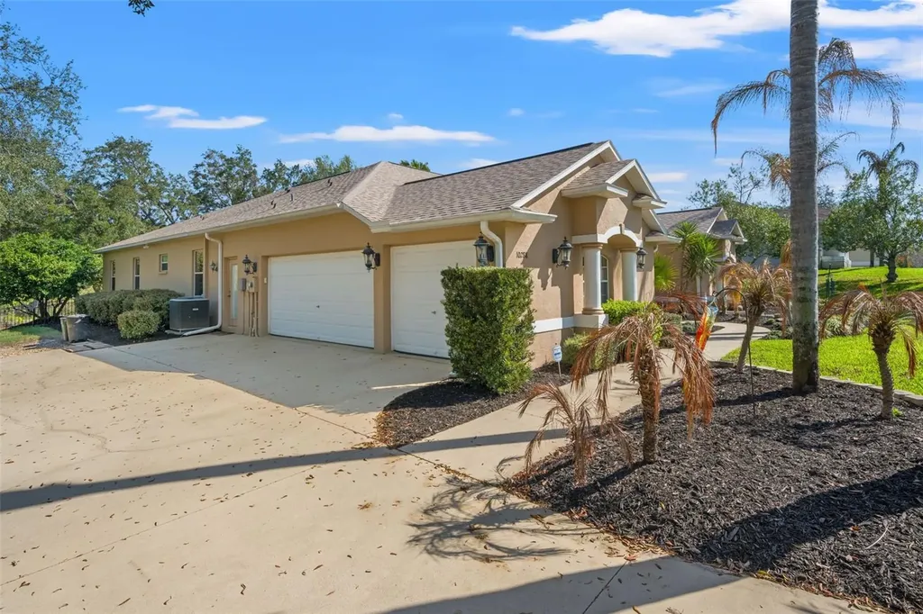 10288 Ridge Top Loop Weeki Wachee FL 34613