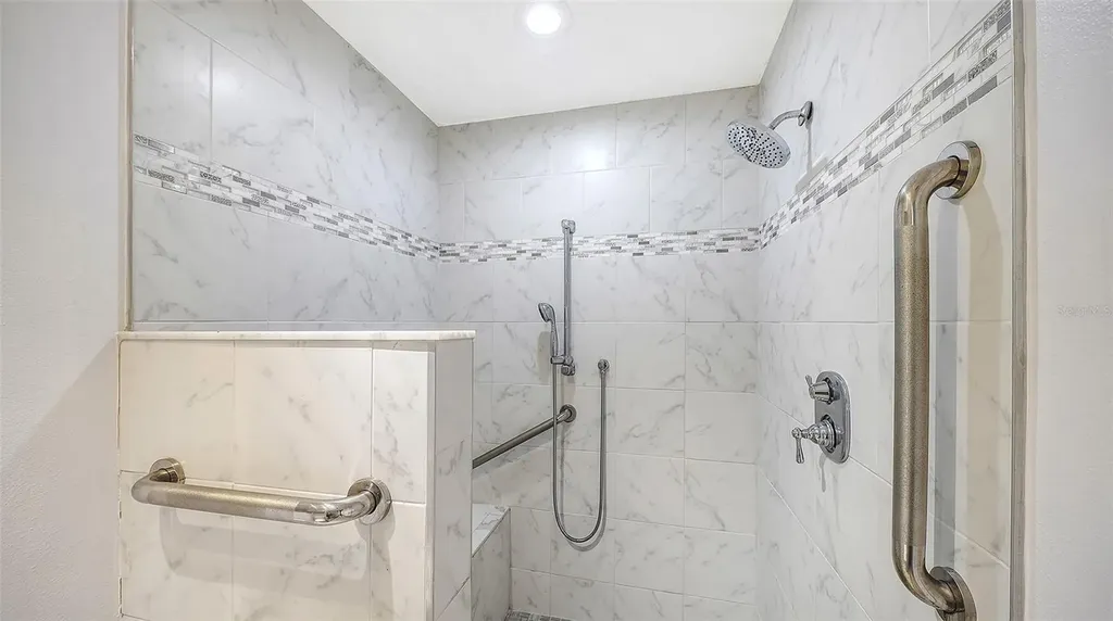 4557 Kingsmere Sarasota FL 34235