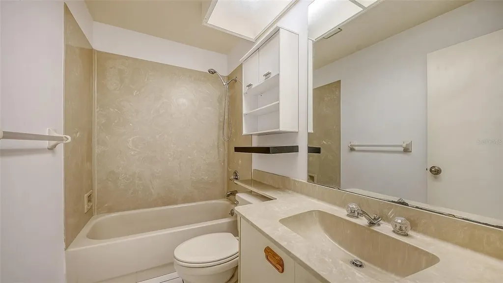 4557 Kingsmere Sarasota FL 34235