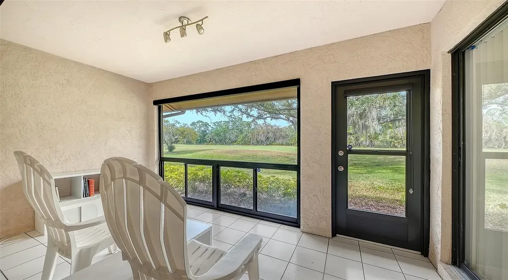 4557 Kingsmere Sarasota FL 34235