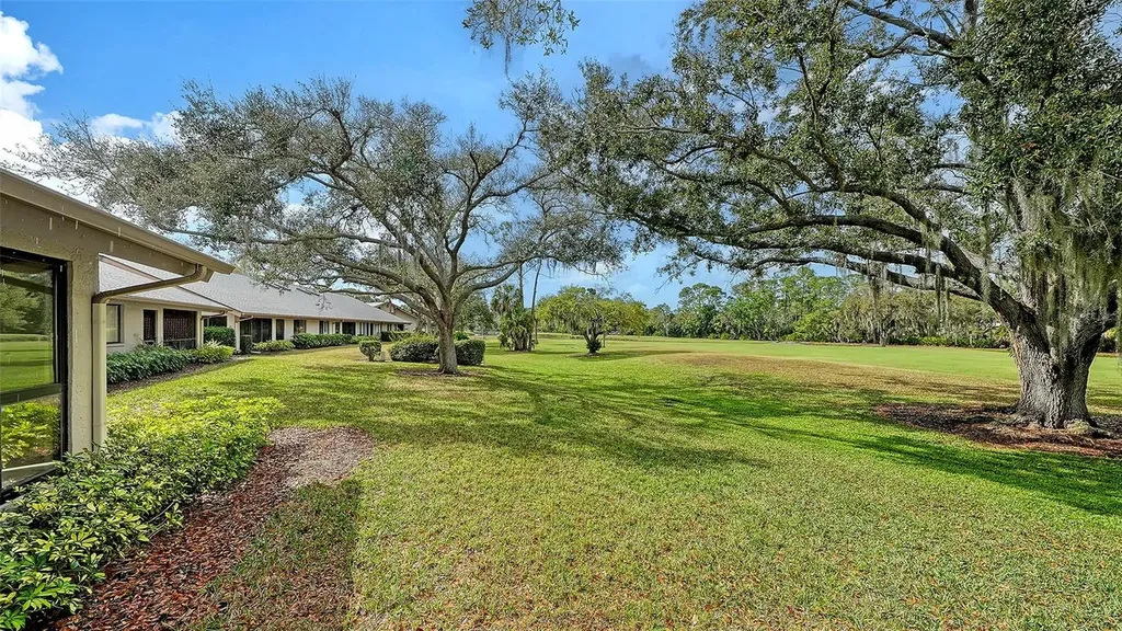 4557 Kingsmere Sarasota FL 34235