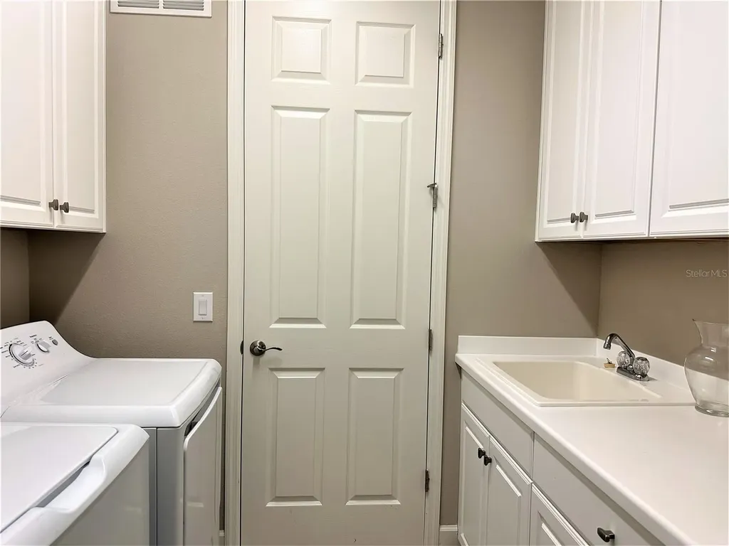 6215 Anise Drive Sarasota FL 34238