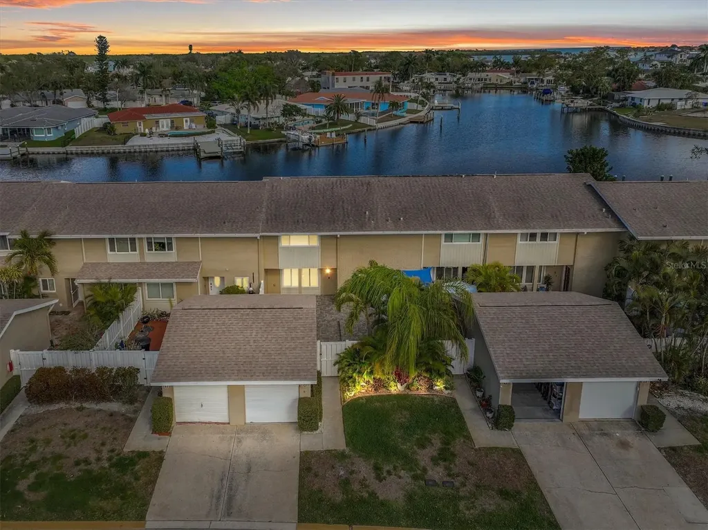 6537 Cape Hatteras Way NE St Petersburg FL 33702