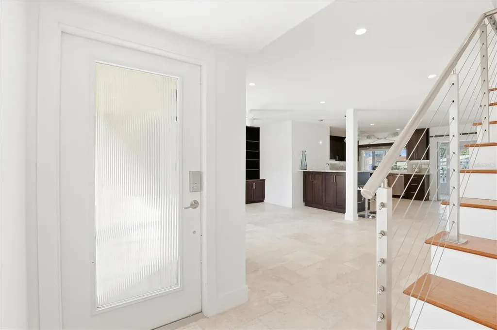 6537 Cape Hatteras Way NE St Petersburg FL 33702