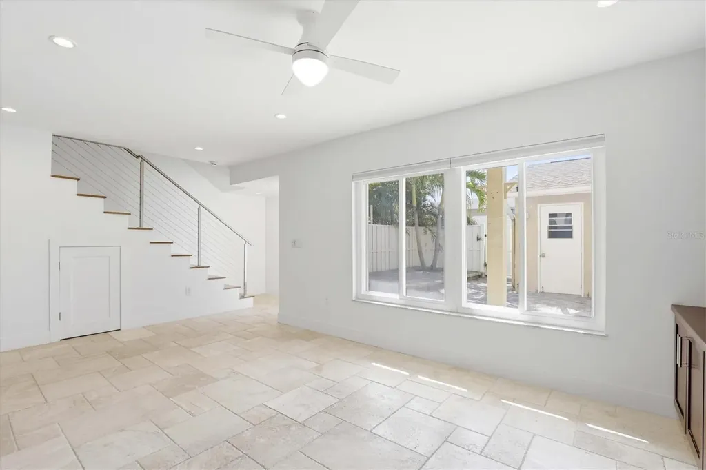 6537 Cape Hatteras Way NE St Petersburg FL 33702