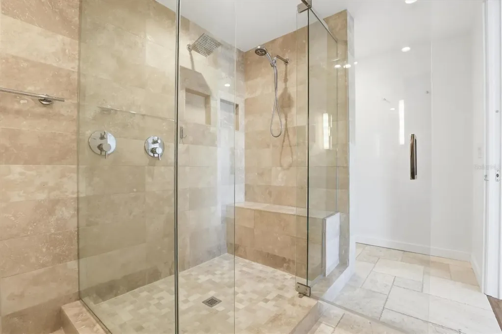 6537 Cape Hatteras Way NE St Petersburg FL 33702