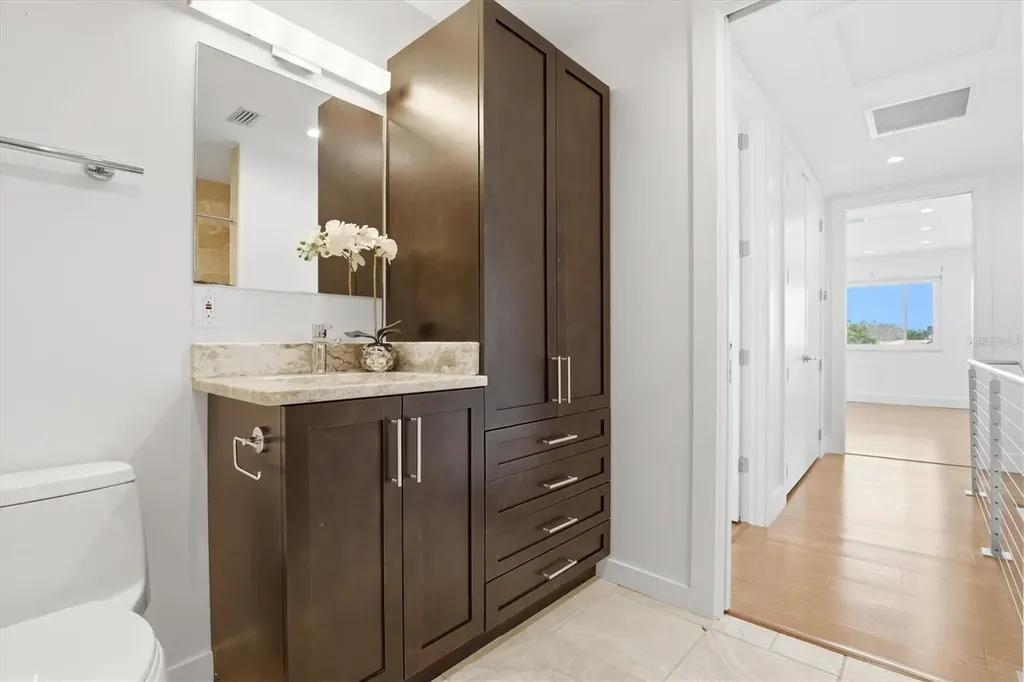 6537 Cape Hatteras Way NE St Petersburg FL 33702