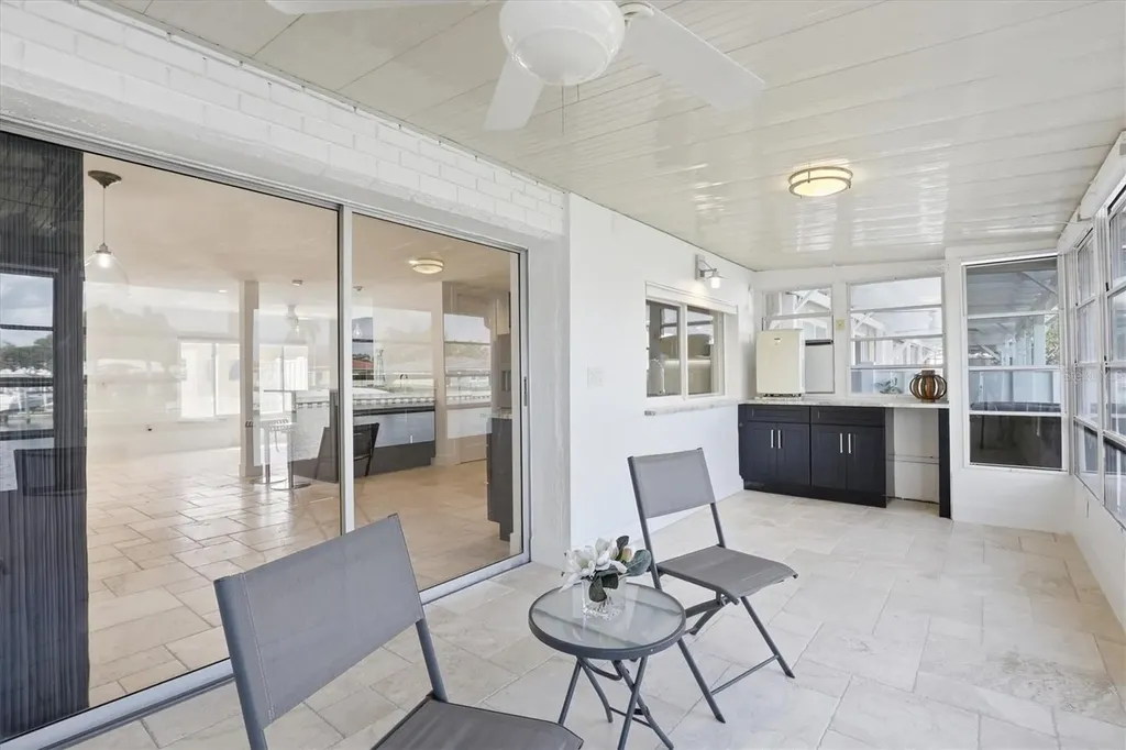 6537 Cape Hatteras Way NE St Petersburg FL 33702