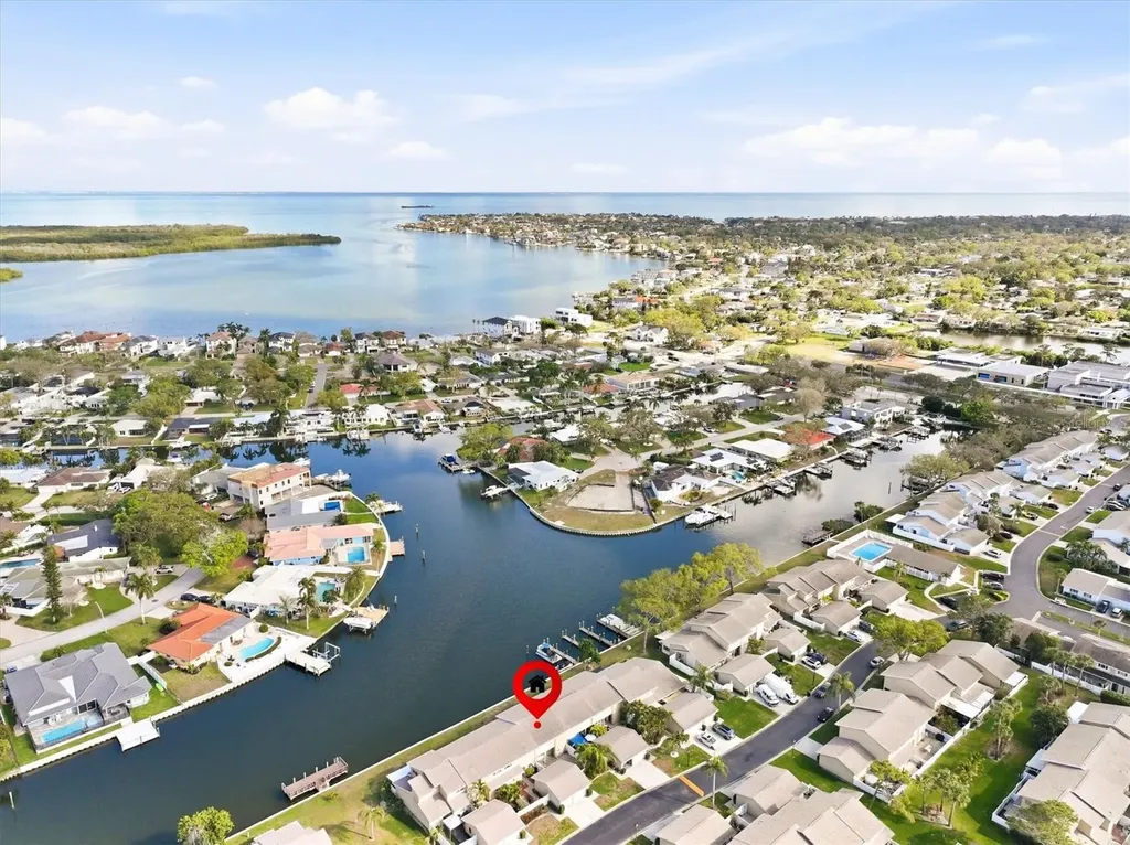 6537 Cape Hatteras Way NE St Petersburg FL 33702
