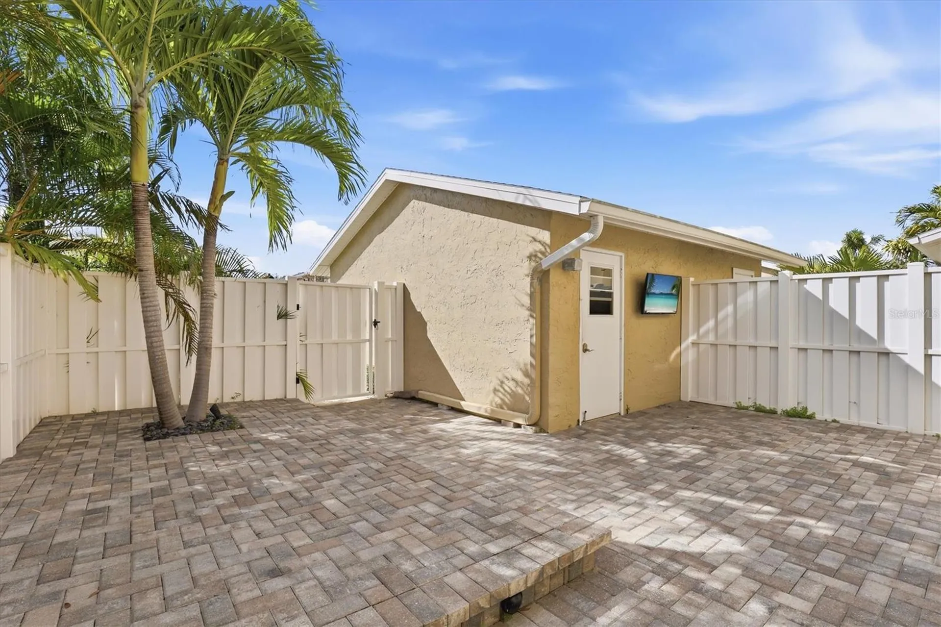 6537 Cape Hatteras Way NE St Petersburg FL 33702