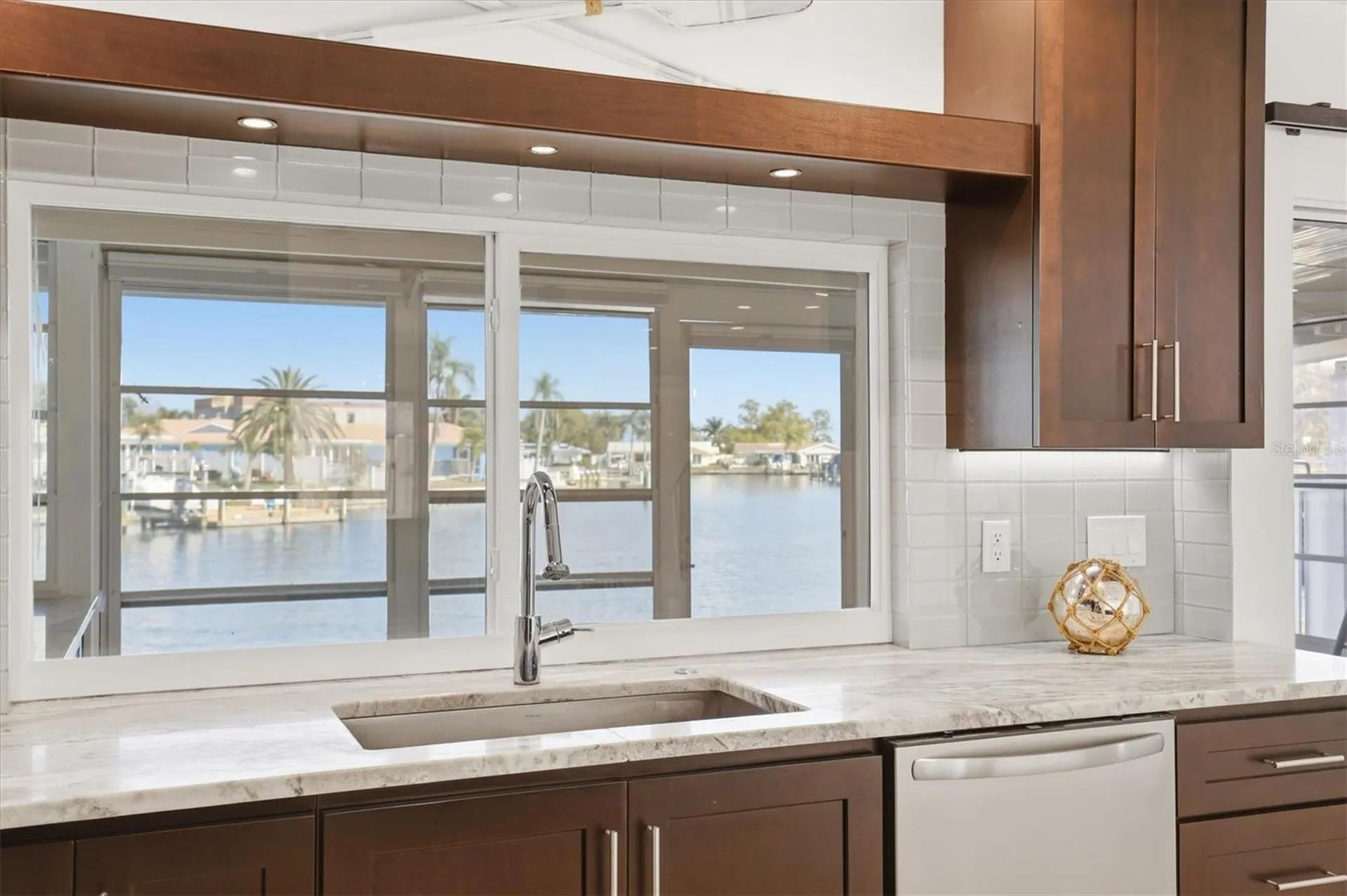 6537 Cape Hatteras Way NE St Petersburg FL 33702