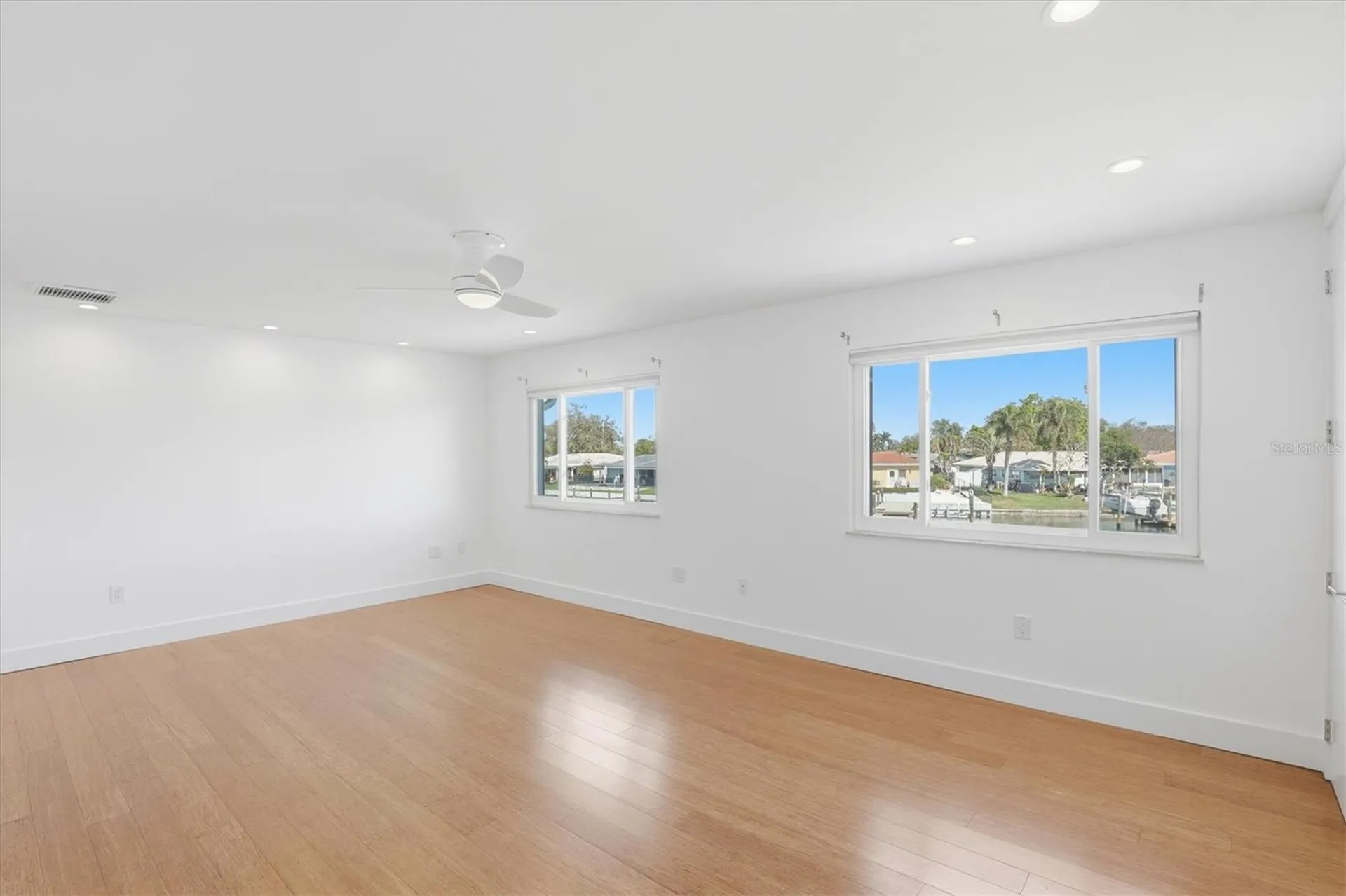 6537 Cape Hatteras Way NE St Petersburg FL 33702