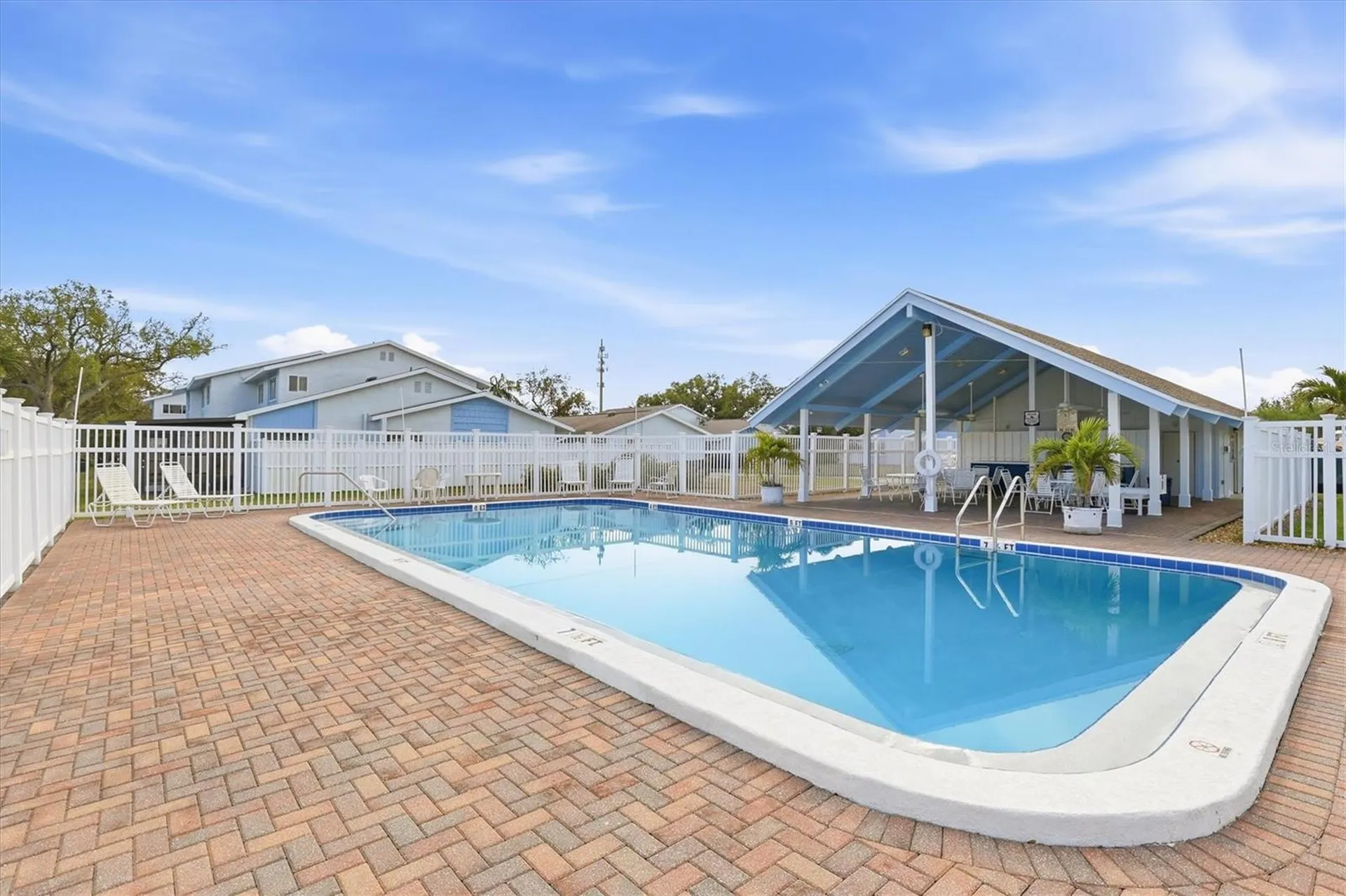 6537 Cape Hatteras Way NE St Petersburg FL 33702