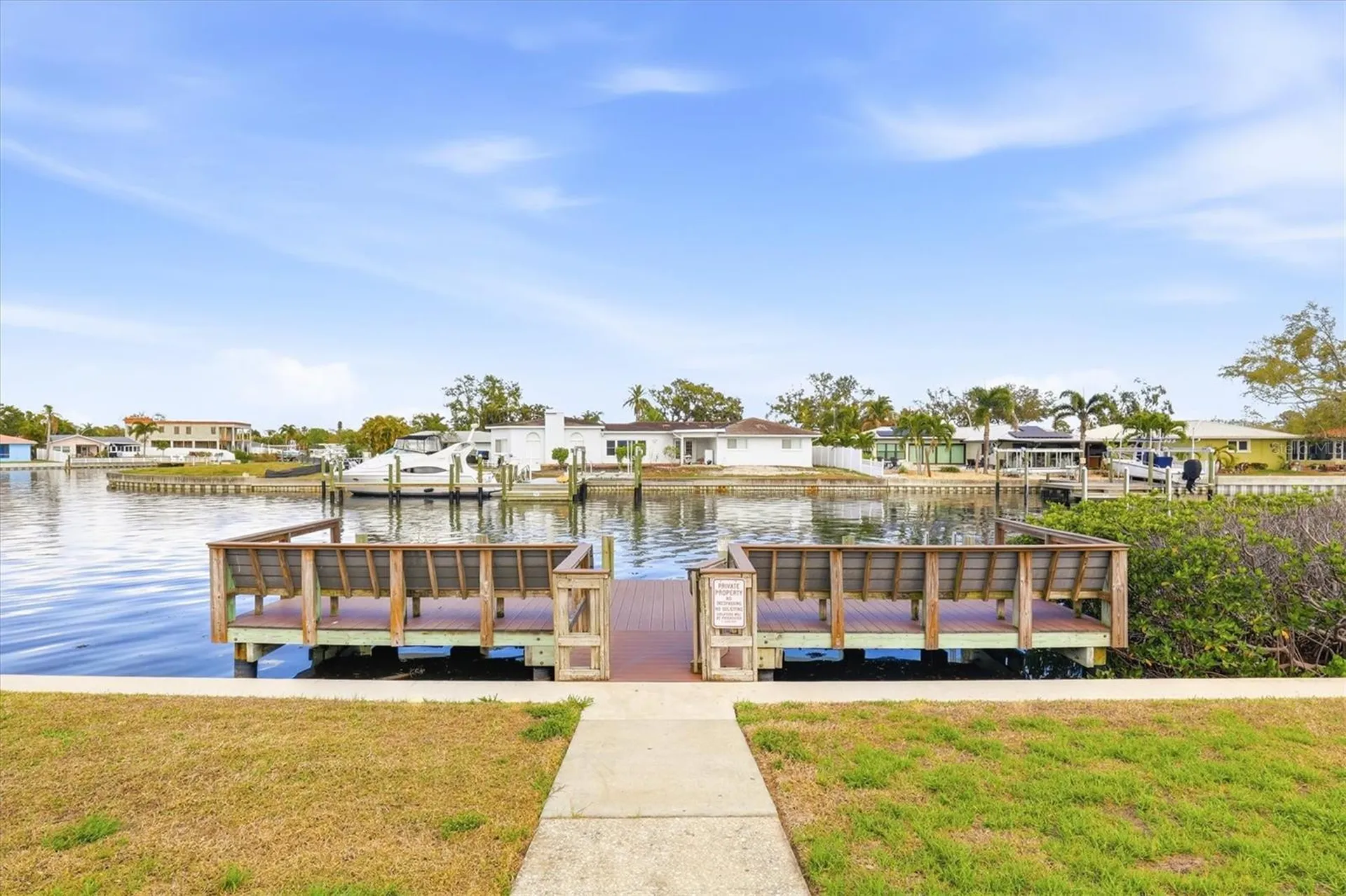 6537 Cape Hatteras Way NE St Petersburg FL 33702