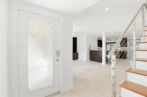6537 Cape Hatteras Way NE St Petersburg FL 33702