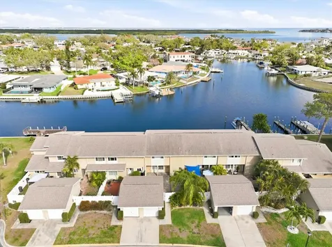 6537 Cape Hatteras Way NE St Petersburg FL 33702