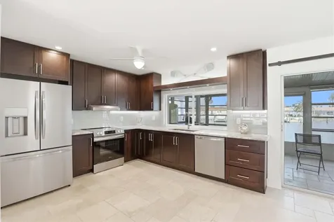 6537 Cape Hatteras Way NE St Petersburg FL 33702