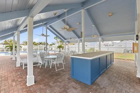 6537 Cape Hatteras Way NE St Petersburg FL 33702