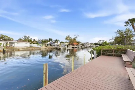 6537 Cape Hatteras Way NE St Petersburg FL 33702