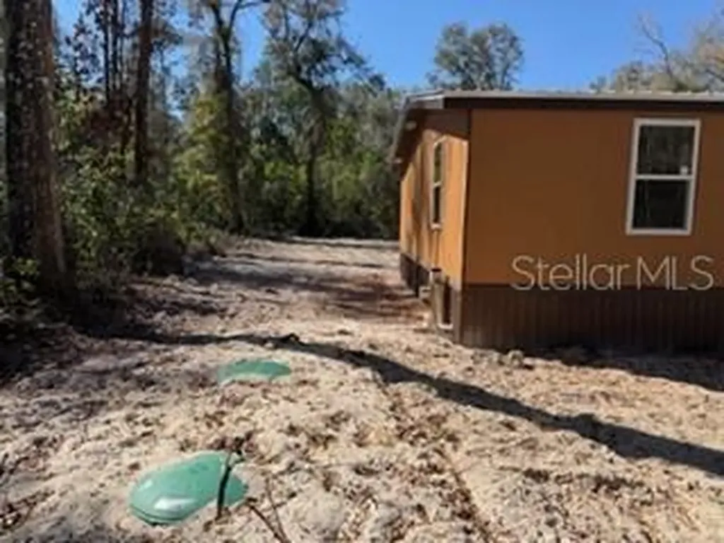 1668 NE 592nd Street Old Town FL 32680