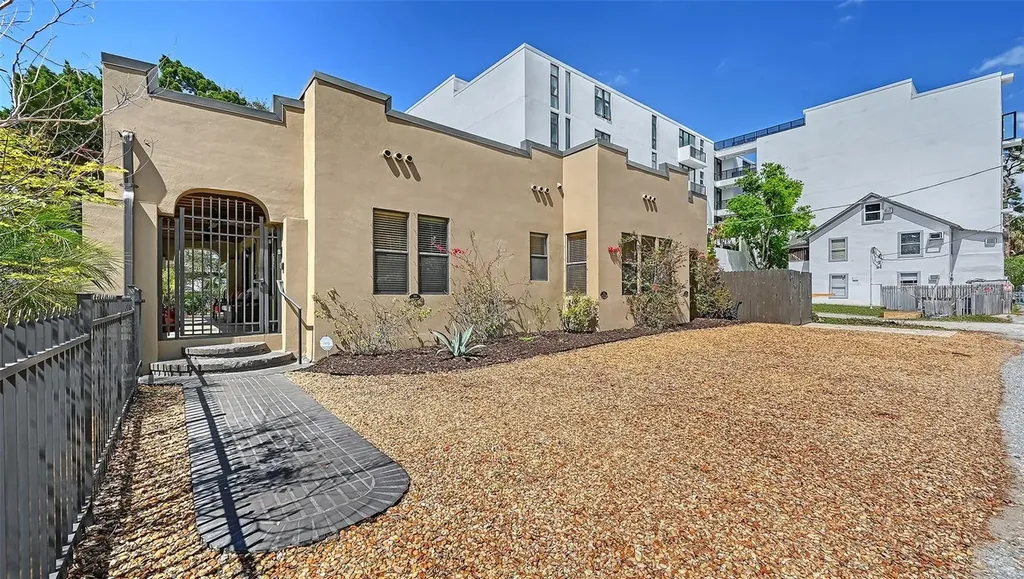 1563 4th Street Sarasota FL 34236