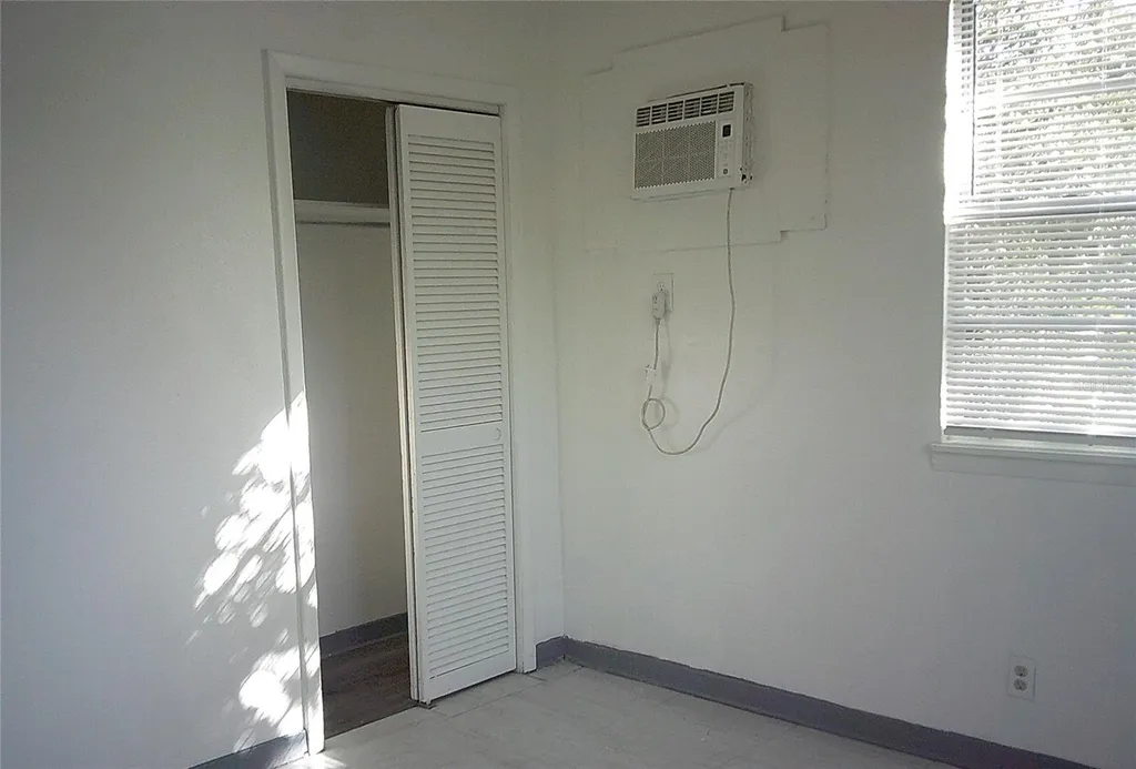 1060 65th Street S St Petersburg FL 33707
