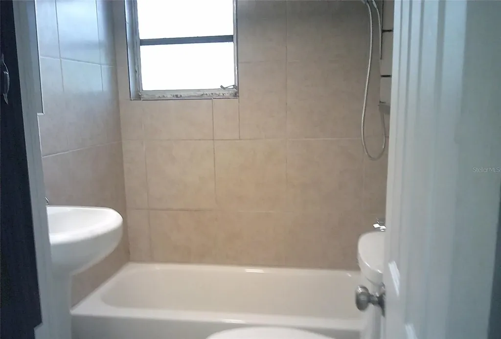 1060 65th Street S St Petersburg FL 33707