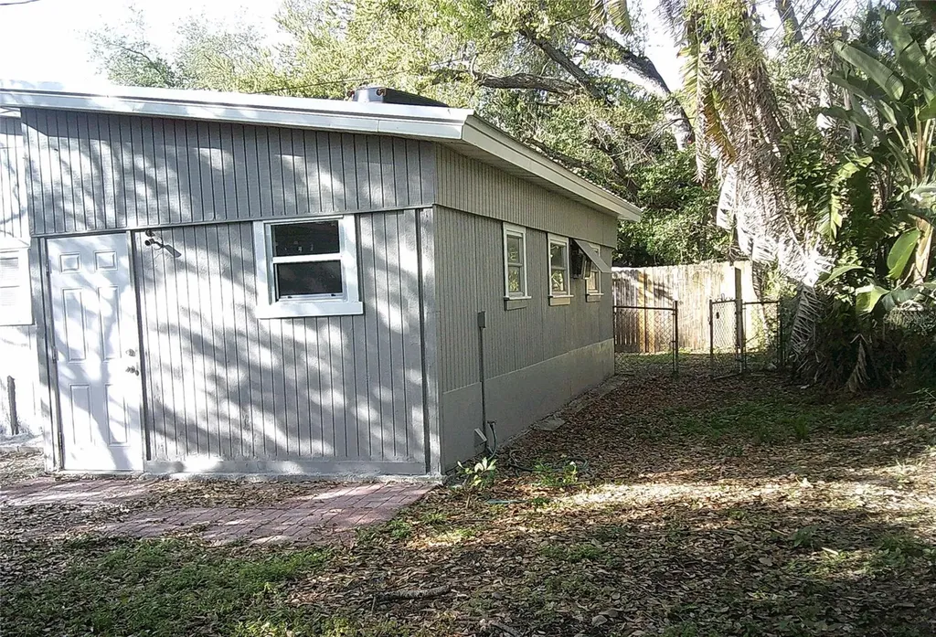 1060 65th Street S St Petersburg FL 33707