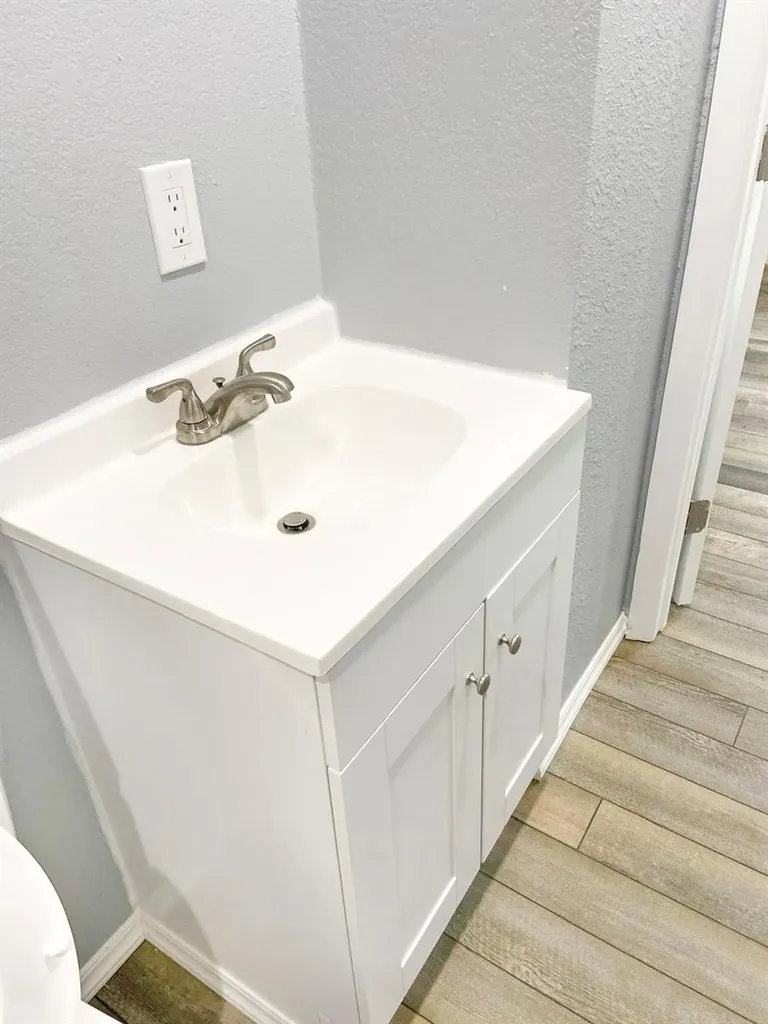 141 S Hiawassee Road Orlando FL 32835