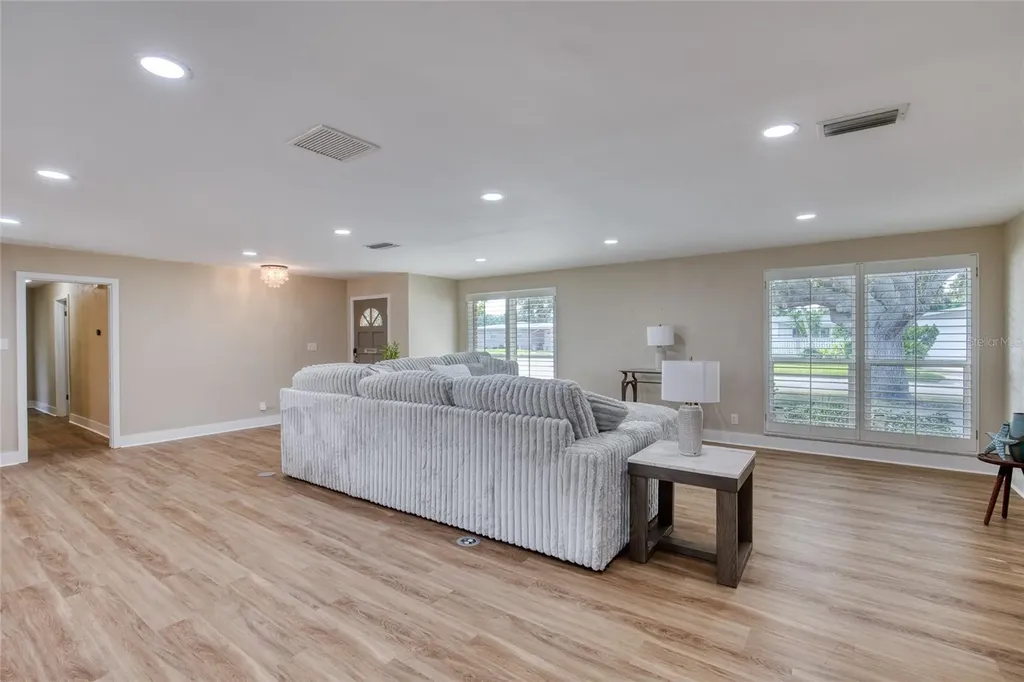 2614 N Peninsula Drive Daytona Beach FL 32118