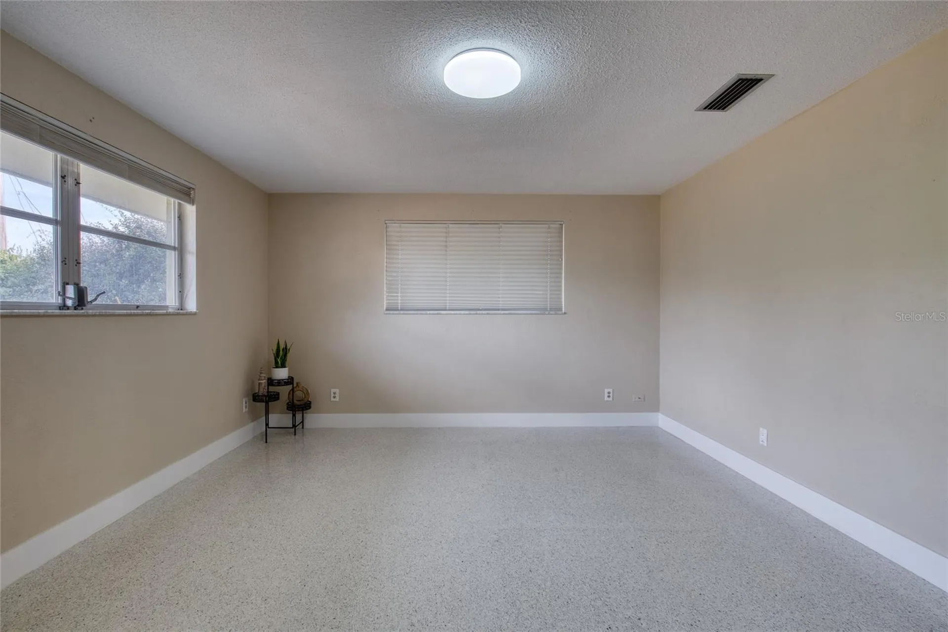 2614 N Peninsula Drive Daytona Beach FL 32118