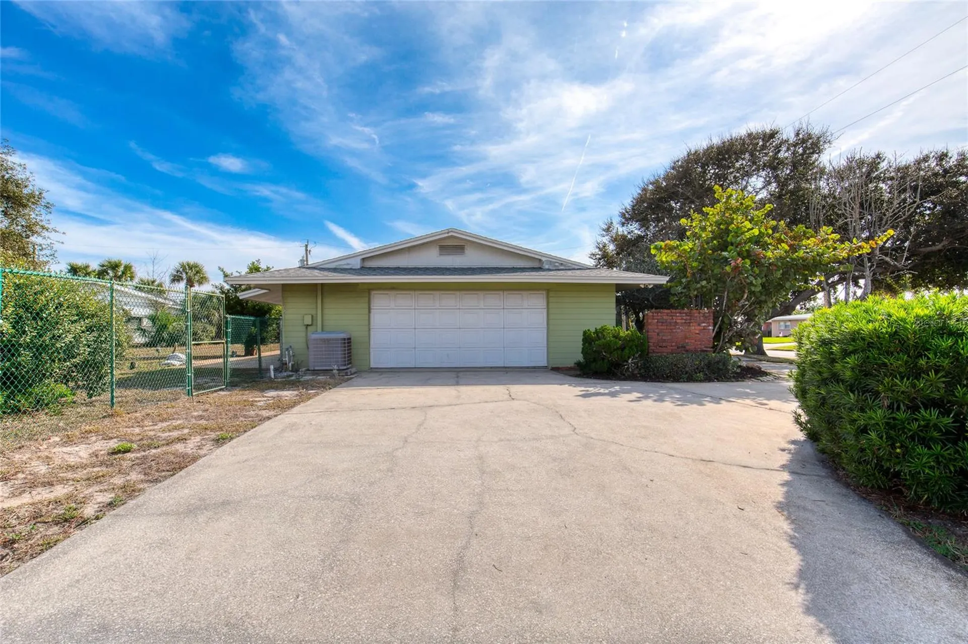 2614 N Peninsula Drive Daytona Beach FL 32118