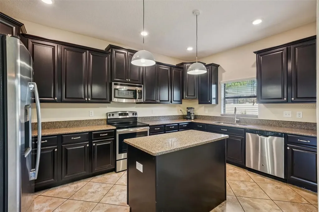 10914 Whitecap Drive Riverview FL 33579