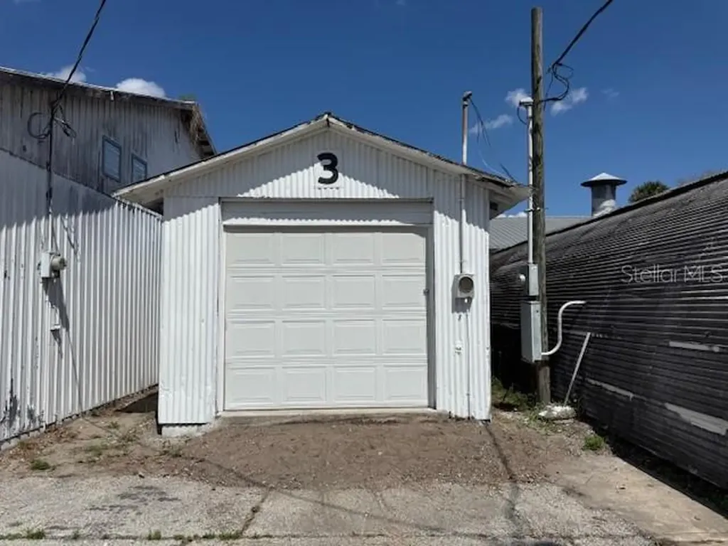 323 N Delaware Avenue Deland FL 32720