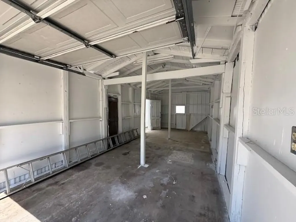 323 N Delaware Avenue Deland FL 32720