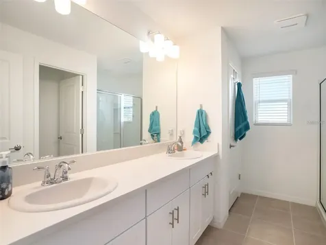 5912 Laurelcrest Glen Palmetto FL 34221
