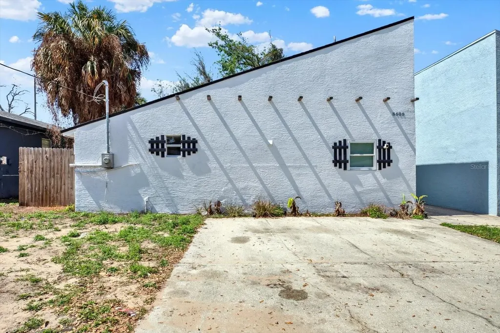 8606 N Semmes Street Tampa FL 33604