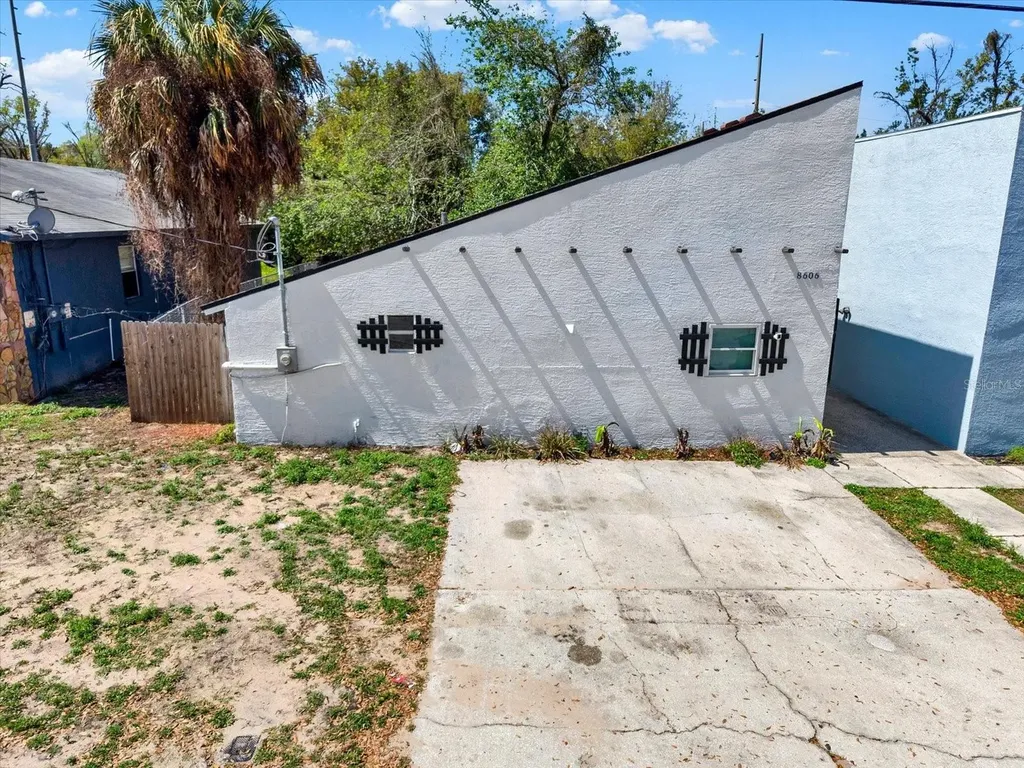 8606 N Semmes Street Tampa FL 33604