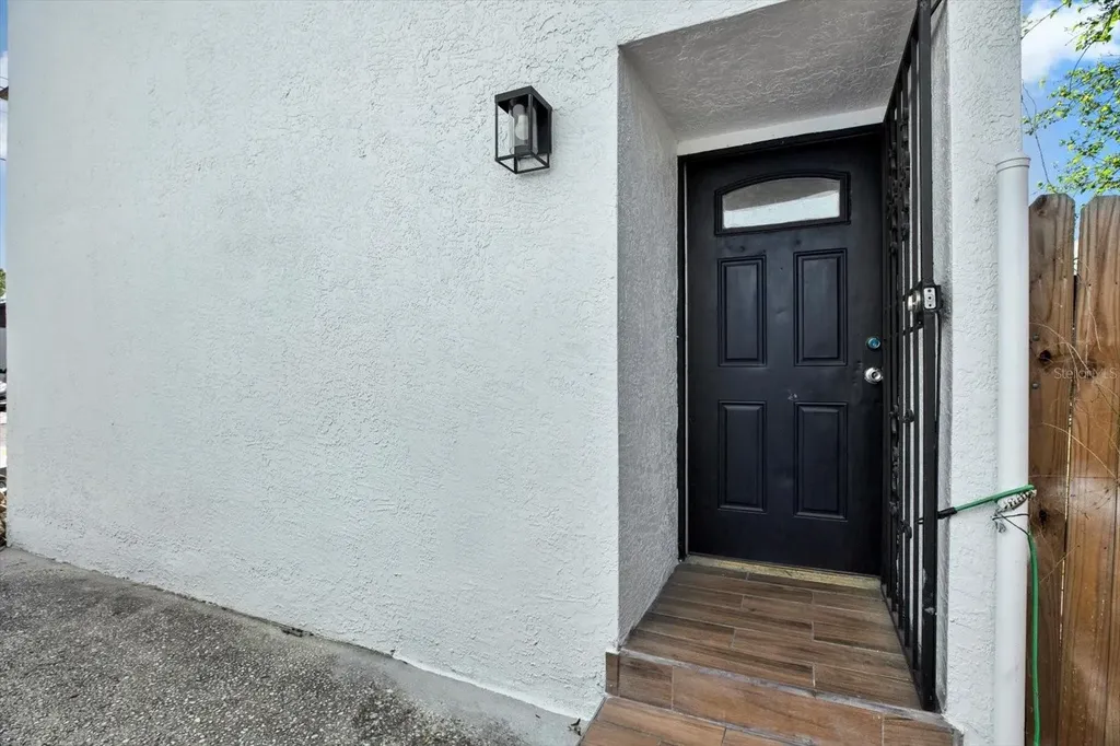 8606 N Semmes Street Tampa FL 33604