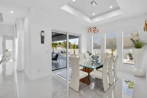 523 SW 23rd Street Cape Coral FL 33991