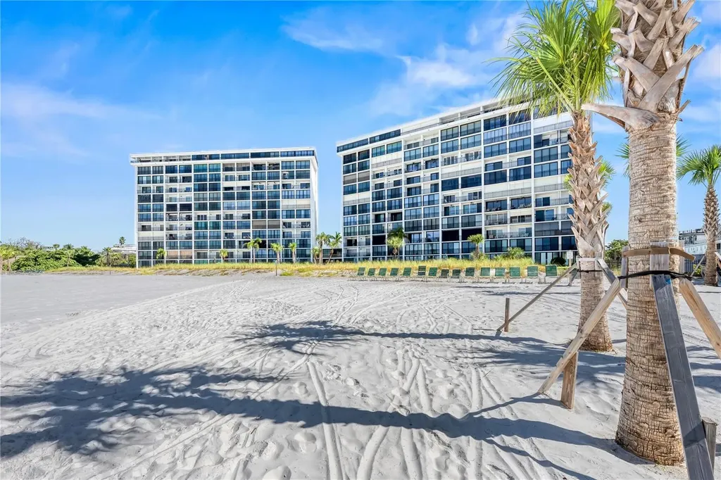 20 Whispering Sands Drive Sarasota FL 34242