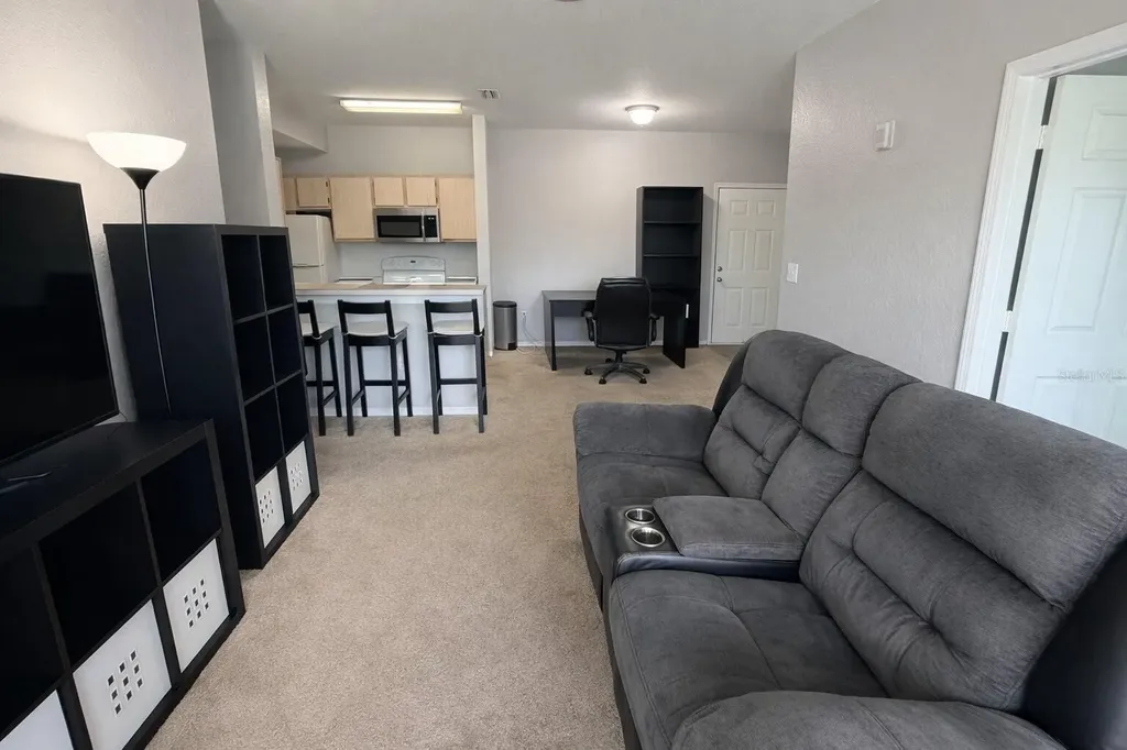 5483 Vineland Road Orlando FL 32811