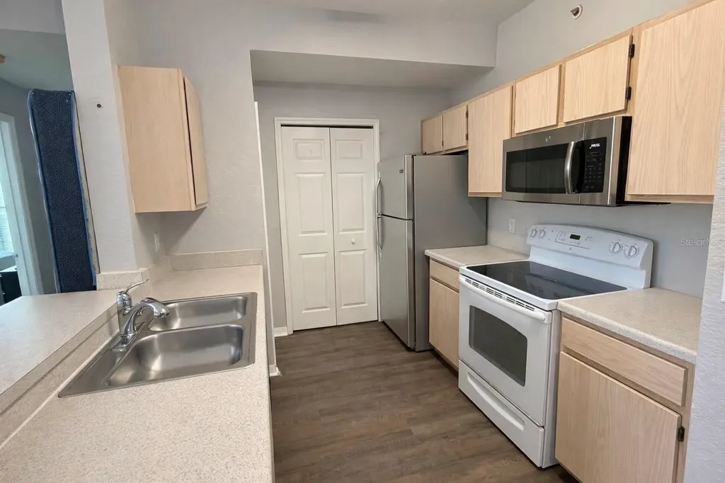 5483 Vineland Road Orlando FL 32811