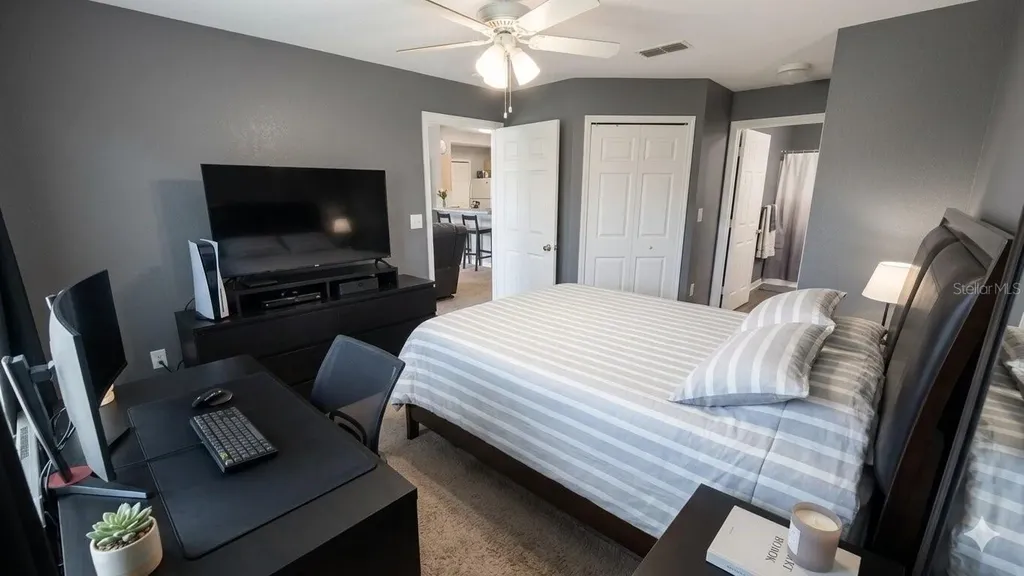 5483 Vineland Road Orlando FL 32811