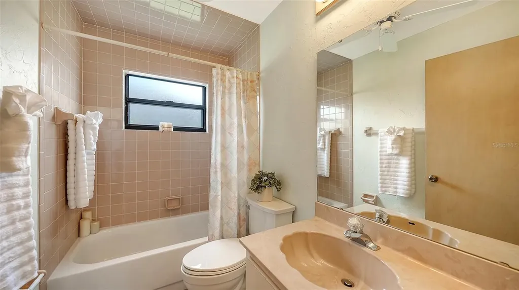 5594 Wilde Oak Way Sarasota FL 34232
